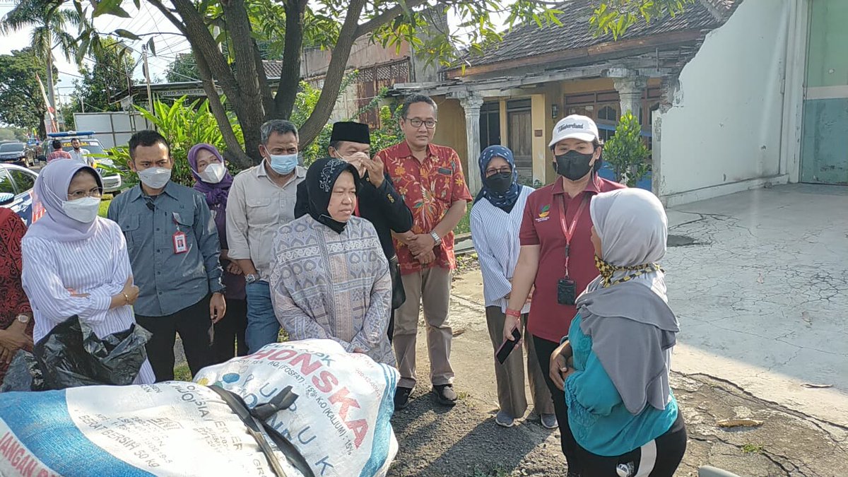 KemensosRI's tweet photo. #InfoSosial
Mendadak Ketemu Mensos, Pemulung Ini Tak Menyangka Bakal Dapat Bantuan

Baca selengkapnya: https://t.co/KtzAEmJaDR https://t.co/cgK8d9u9O4