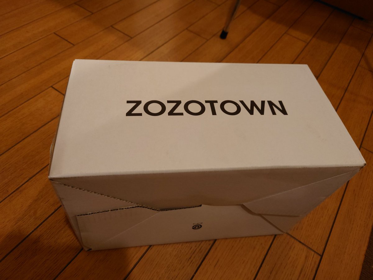 白箱で届いた〜！
#ZOZOWEEK箱CP