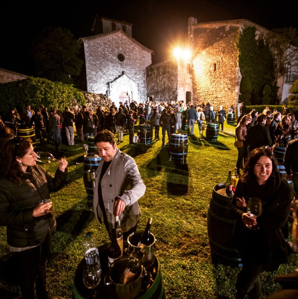 VisitaAvinyonet's tweet photo. LA NIT DELS SUMOLLS - 20 DE MAIG
📅 divendres 20 de maig de 2022
🕖 20:00
📍 Monestir romànic de Sant Sebastià dels Gorgs
Últimes entrades a la venda:
https://t.co/ShBAphbJbj
@penedesturisme @bcnmoltmes @catalunyaexperience
#Sumoll #Microvi2022 #Origendelavinya https://t.co/LHCNmjgyJY