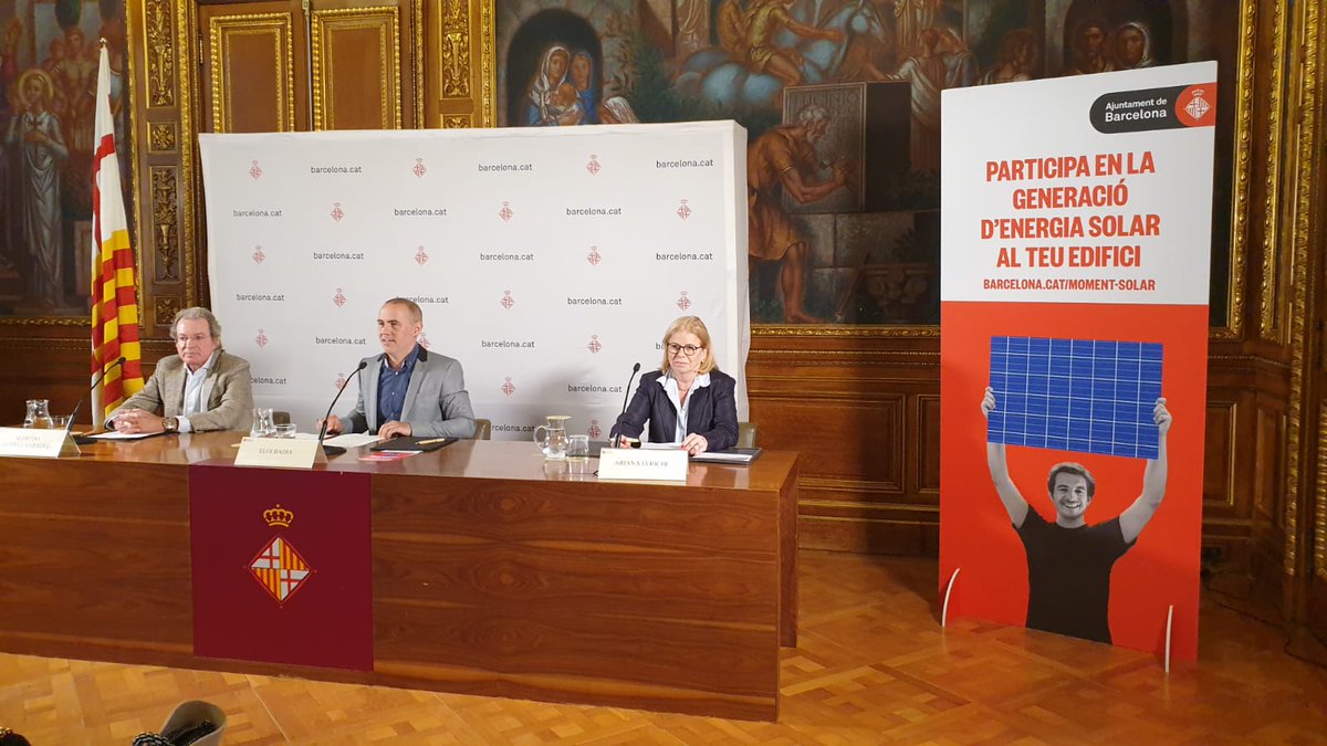 consellCAF's tweet photo. Genera energia al teu edifici aprofitant el sol!
La vicepresidenta del #CAFBL, junt amb @Gremi_BCN i @eloibadia han presentat Moment Solar.
Podràs estalviar fins a un 25% en la teva factura!

#AFcol·legiats #AFcolegiados #MomentSolar #energia https://t.co/7FXILtWuFH