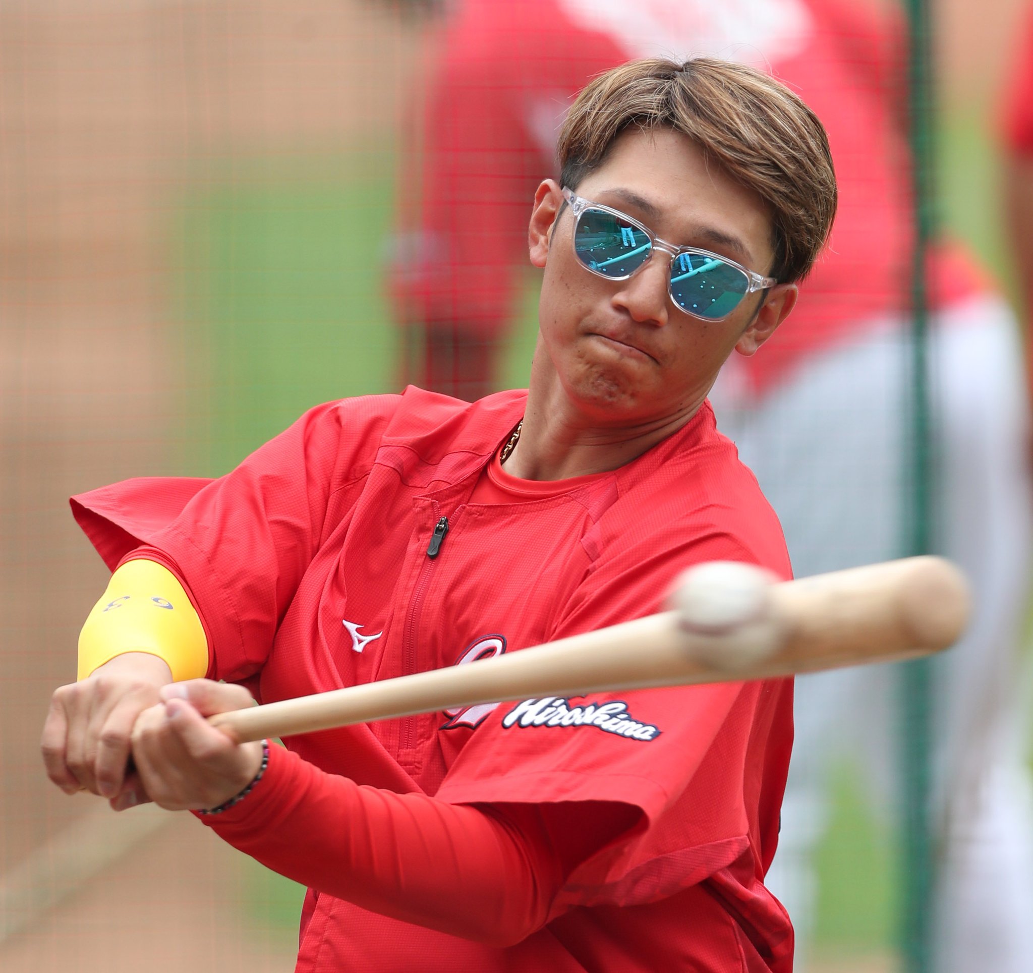 広島カープ　サングラス　スポーツ OAKLEY球団コラボ第三弾。広島カープ Radarlock。