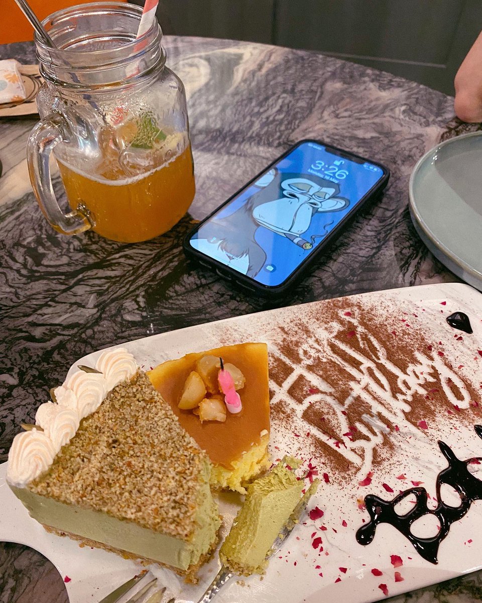 aguyong's tweet photo. Happy Birthday to me ❤️🎂

@BoredApeYC https://t.co/x6qgRUZSXl