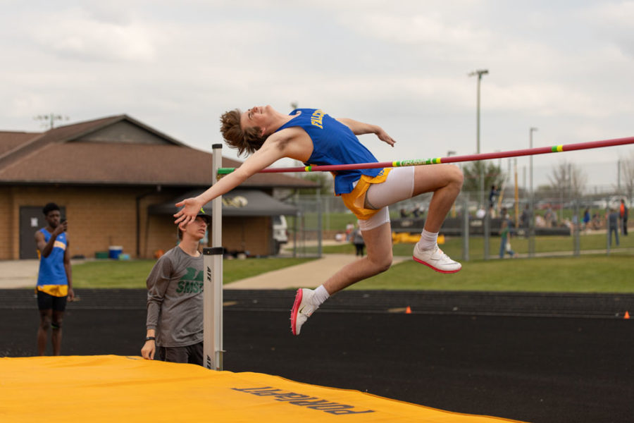 kspaonline's tweet image. Coral Netten from Olathe South High School: First Place in Sports Photography