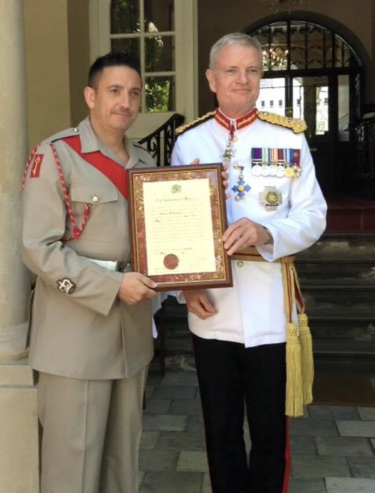 Jontyjon1's tweet photo. A proud moment receiving my Warrant for the Governor of Gibraltar back in 2015 #britisharmy #barbarians #armydays #memories #RG #army #proud #queensdiv #sgtmajor #warrantofficer @RoyalGIBRegt https://t.co/RbuseEHGON
