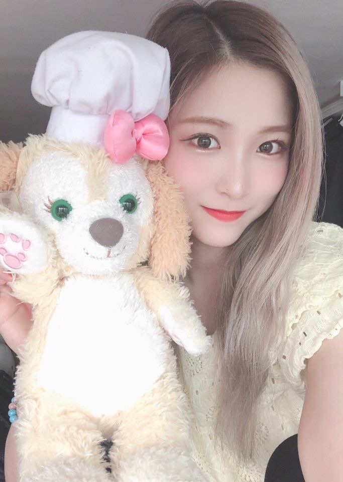 hourchebul's tweet photo. ↳🌷#레미 #remi <3 
#체리블렛 #cherrybullet 
@cherrybullet https://t.co/oxzAnJn5iO