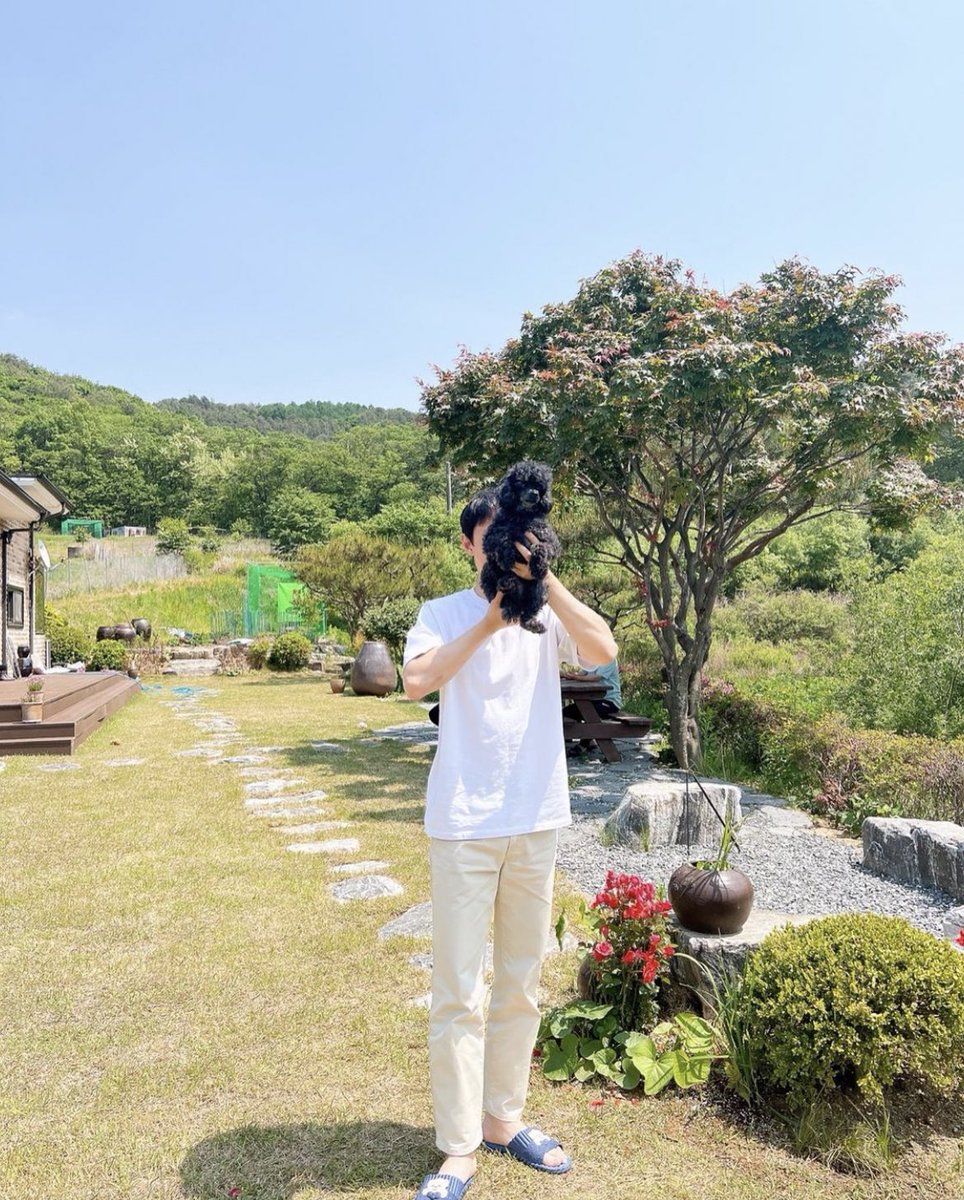 DohKyungsooINA's tweet image. [PIC] 220516 Foto terbaru Meokmul &amp;amp; Hoochoo 🥰

Via kyungjasooo 

#엑소디오 #도경수 #디오 #DO (D.O.) #KYUNGSOO