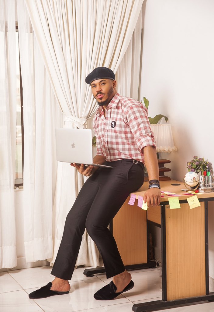 vincitino's tweet photo. Caption:
Ozo couldn’t have rocked the Grezzo Light shirt perfectly well, giving everything it’s meant to give! Rate this over 10 in the comments, please be nice, oya let’s go!

#MensFashion #ClothingBrandInLagos #CasualShirtInLagos #CasualShirts #FashionBrand #WearsInLagos https://t.co/AJqQNIaT5Q