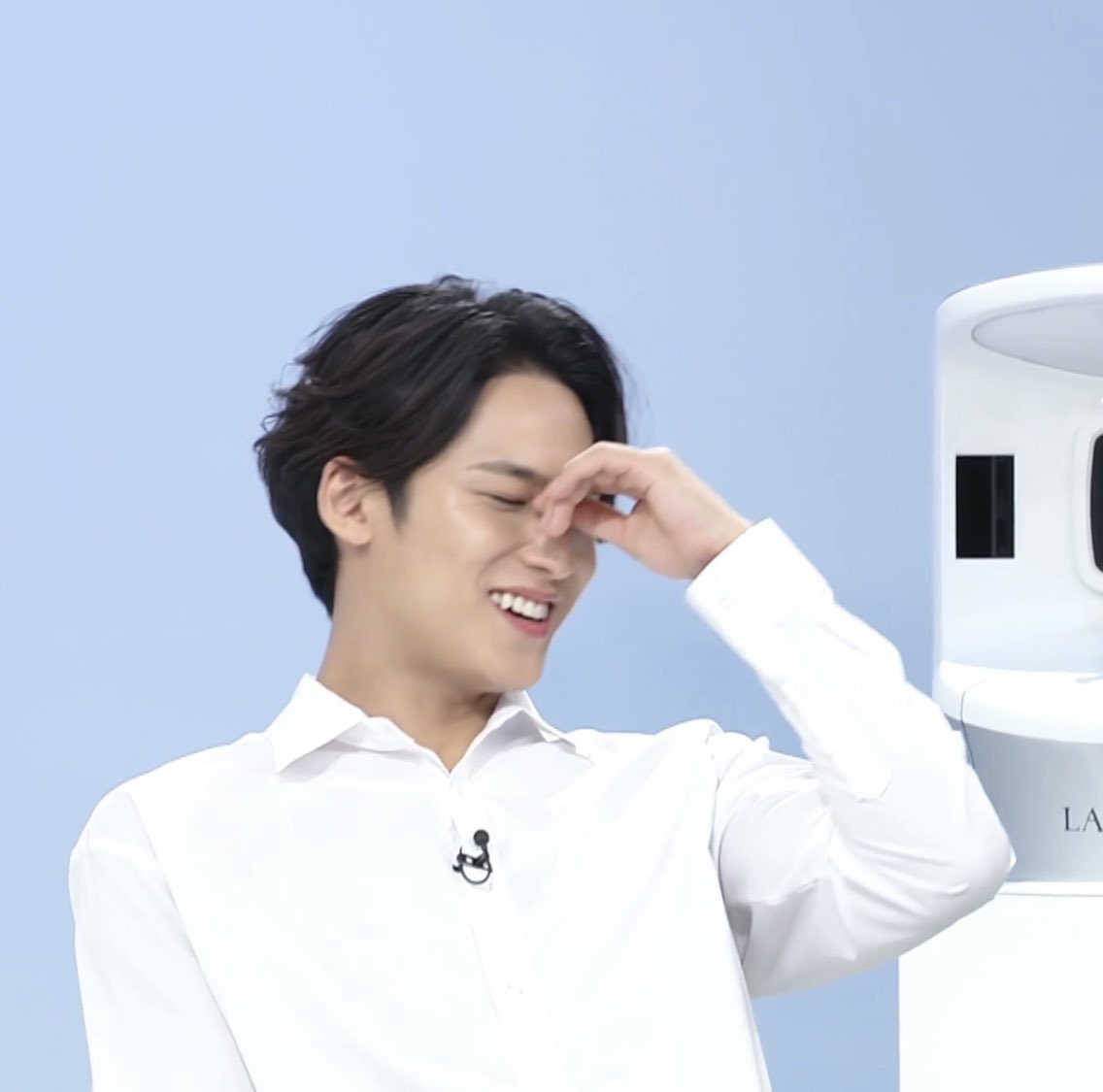 mingyu0_0's tweet photo. いかにもモテモテない感じなのに、つま先がずっと可愛すぎて気が狂いそうだった1時間😍
ほっぺとかツヤツヤなの❤️
ツヤって光るたびに目潰しにあったわ❤️
ミンギュさらんへーー🫶
#LANCOMExMINGYU #MINGYU #민규 @pledis_17 https://t.co/eHS52ADVWQ