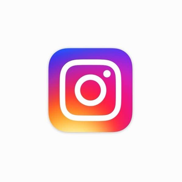 Llora1187's tweet photo. ✨Hello !
📲Ça vous dit de créer une publicité #instagram  ?🟡🟣🟠⚪️

Voici un lien sur des prérequis ➡️https://t.co/jIwDs1cInK via @BlueBoat 
#Advertising #socialmedia #CommunityManager #engagement #ContentCreator #CMgreta #MarketingStrategy https://t.co/dqX8oaf2Qa