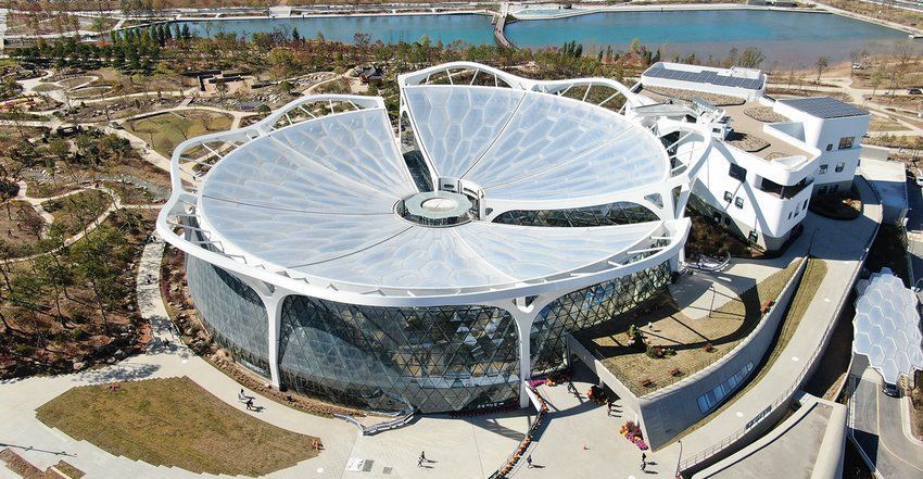 maximaxoo's tweet photo. #Future #Design: #Seoul #BotanicPark incorporates a #flower-shaped roof and triangular glass façade
https://t.co/izI4QV92sn via @DesignBoom https://t.co/MFVhHmKWZ8