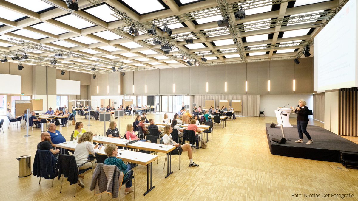Bundesumweltministerium (@bmuv) on Twitter photo Ideen aus der Mitte der Gesellschaft: BMUV und <a href="/Umweltbundesamt/">Umweltbundesamt</a> bitten regelmäßig zufällig ausgewählte Bürger*innen um ihre Perspektive. Am Wochenende hat der Dialog „Bürgerratschlag nachhaltige Ernährung“ begonnen, der bis Ende 2023 Vorschläge erarbeitet. bmuv.de/themen/bildung… Ideen aus der Mitte der Gesellschaft: BMUV und <a href="/Umweltbundesamt/">Umweltbundesamt</a> bitten regelmäßig zufällig ausgewählte Bürger*innen um ihre Perspektive. Am Wochenende hat der Dialog „Bürgerratschlag nachhaltige Ernährung“ begonnen, der bis Ende 2023 Vorschläge erarbeitet. bmuv.de/themen/bildung…