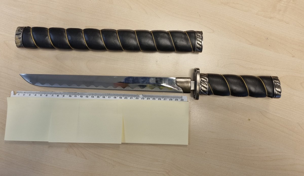 SparkbrookWMP's tweet photo. This morning a member of the #community has surrendered an item that they felt could be used as a deadly weapon.
If you have a similar item, please contact your local team using 101 or #webchat via #WMPONLINE
#oneknifeonelife https://t.co/UbSnp1xVPo