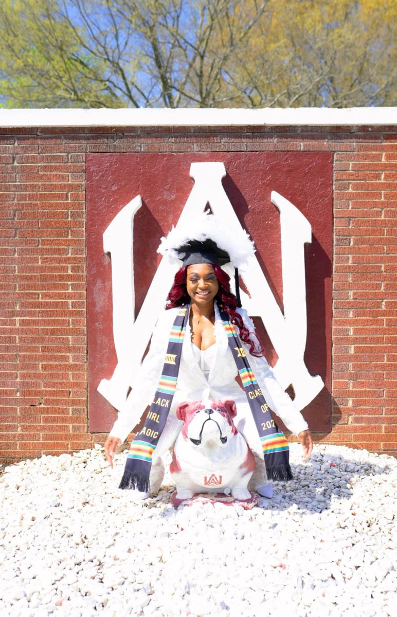jruff86's tweet photo. One of my proudest moments in five years as high school softball coach. My first player to graduate college!  She’s the first but not the last! Congratulations Nicole Cox! @mrhcpope @CoachL1 @KimEvans_EdD 🎓🎓🥎💪🏾🖤💛 #dragonpride https://t.co/bcxzLwNSf3