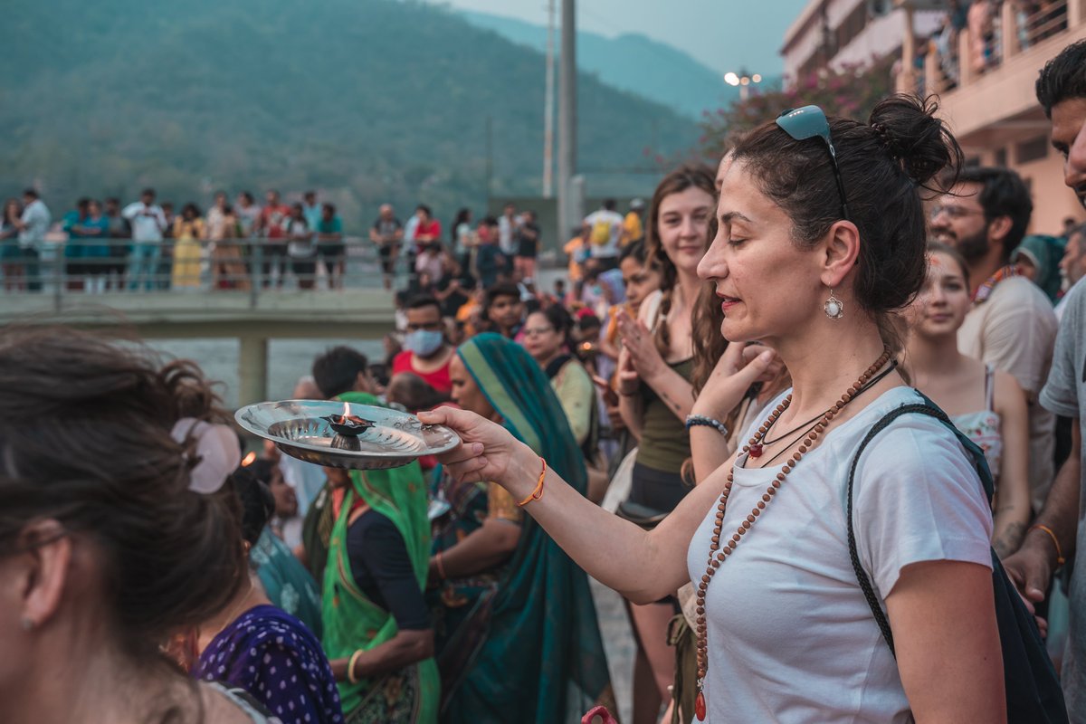 Holy banks of Maa Ganga, in the lap of the Himalayas at Parmarth Niketan, Rishikesh, Uttarakhand
.
.
.
.
.
.
.
#gangaaarti #parmarthgangaaarti #parmarthaarti #gangaaarti #ganga #mahadev #uttarakhand #uttrakhand