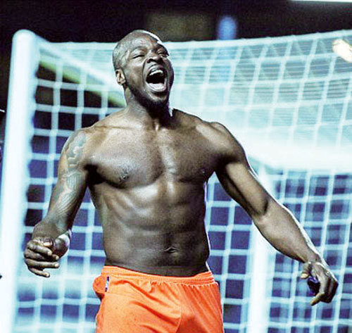 RandomEFLers's tweet photo. Danny Shittu - an absolute mountain of a centre half, this man was a Championship striker's worst nightmare, playing for QPR, Watford, Bolton and Millwall. You could try taking the piss out of his last name, but looking at him, who'd be that stupid? Machine. https://t.co/nqAvRh4hge