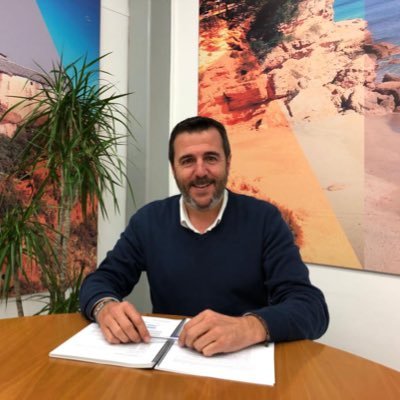 #AquíCampdeTarragona

👉bit.ly/3PnsQrU

@FranMorancho alcalde de <a href="/MontroigMiami/">Mont-roig Miami</a> ens explica perquè ILJIN Materials ha escollit el municipi per posar la primera fàbrica a Europa amb una inversió de 600milios i 500 treballadors.