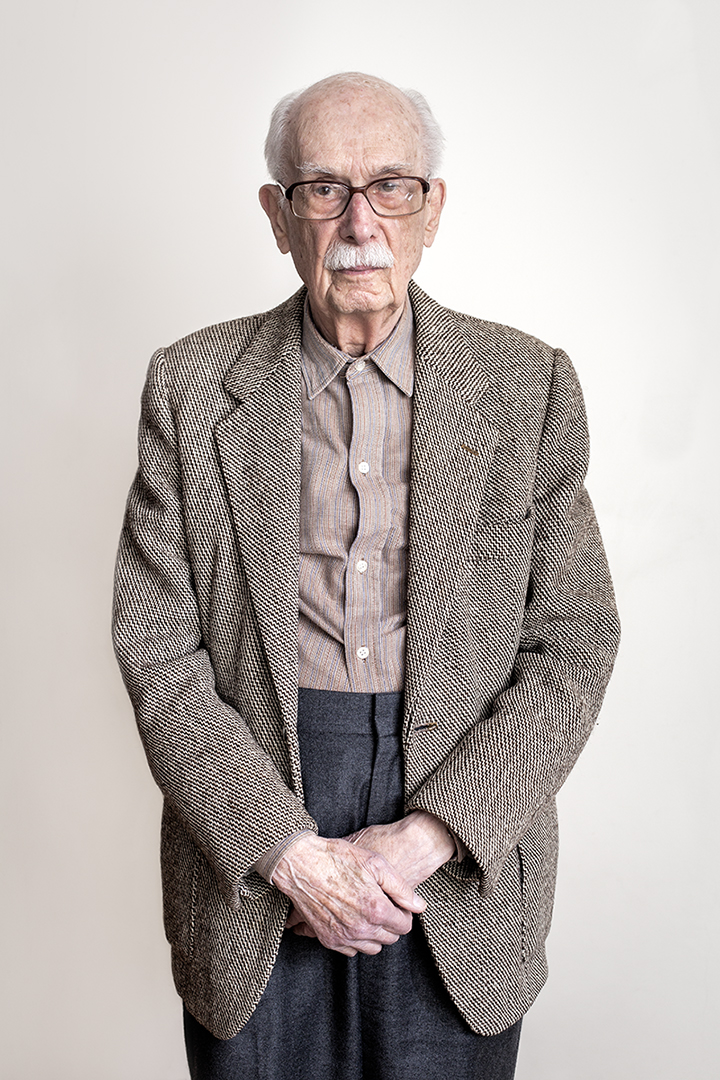 jornalrascunho's tweet photo. A @todavialivros anunciou que passará a publicar a obra do crítico literário Antonio Candido (1918-2017). Serão 17 livros, entre eles uma edição especial da ��Formação da literatura brasileira”, que começam a ser publicados no primeiro semestre de 2023. https://t.co/2yZGg0Y3qu https://t.co/JzJKrlkggJ