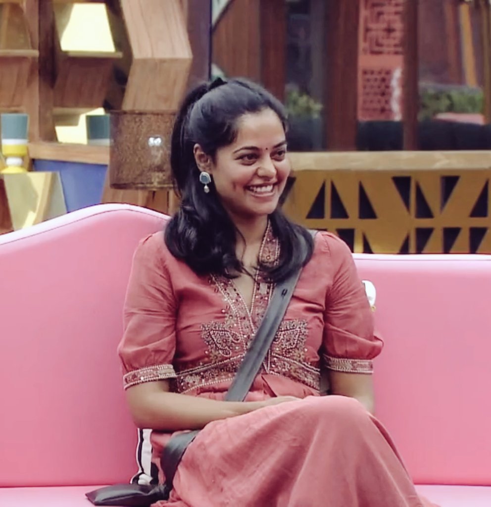 SaiSunilReddy_'s tweet photo. Meanwhile Dont Forget Your Day2 Voting for #BinduMadhavi ♥️♥️♥️

Open @DisneyPlusHSTel 
Vote from all the Mobile Numbers

Complete it before the Day Changes

#BiggBossNonStop https://t.co/zSFIdaTwT8