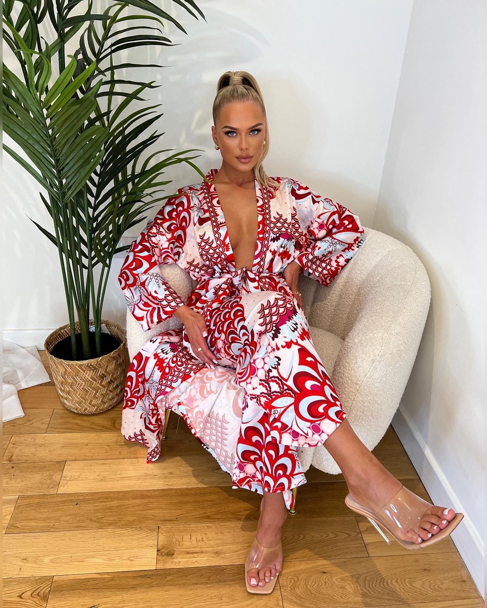 feocollection's tweet photo. It’s official! 🎉 Our new SS22 Range: The Influencer Collection is OUT NOW 🎉 Shop Co Ords, Draped Off Shoulder Midi Dresses, Jumpsuits &amp; more https://t.co/Xiaek8GbFl https://t.co/0nSdqiDJ6P