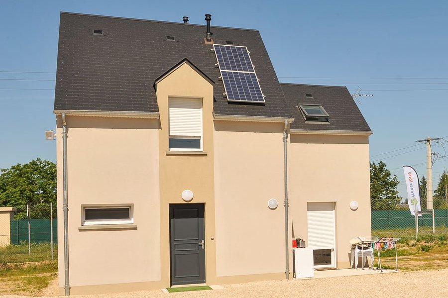 VilledOrleans's tweet photo. [HABITAT] 🆕🏠
À #Olivet, 5 nouvelles maisons locatives ont été érigées afin d’accueillir et d’accompagner les gens du voyage dans leur démarche de sédentarisation. cc @FranceLoire @villeOlivet 

🌐 : https://t.co/4g4DeN7SW9 https://t.co/WE0UeVPfCY