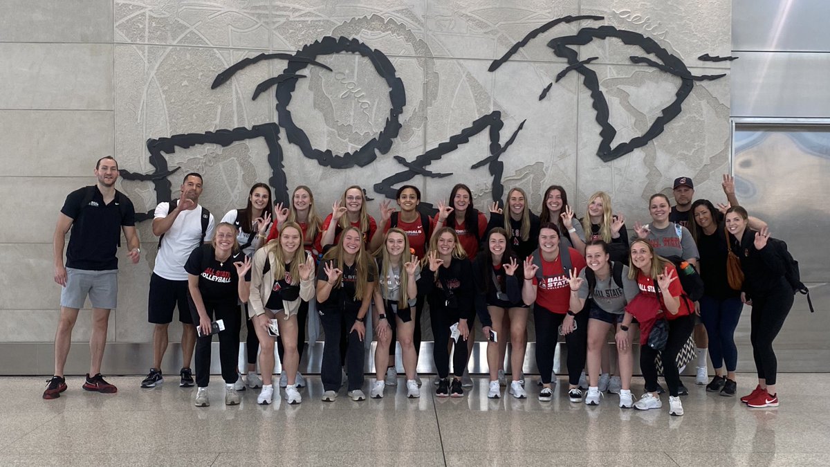 BallStateWVB's tweet photo. Some travel, some wildlife, some volleyball, and some dancing fun!!!

We’ve made it to Costa Rica

#ChirpChirp x #WeFly https://t.co/xwWDIZ0yw9