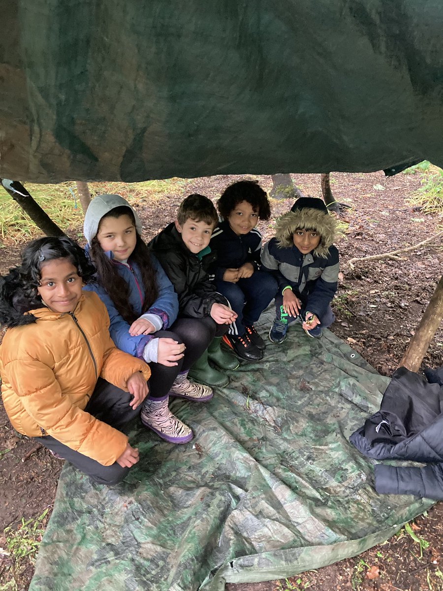 BalgreenPrimary's tweet photo. #Primary4b worked together to create some fantastic dens to keep dry from the rain this morning ☔️ https://t.co/hJq8SjPsrR