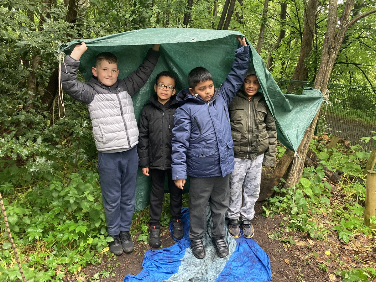 BalgreenPrimary's tweet photo. #Primary4b worked together to create some fantastic dens to keep dry from the rain this morning ☔️ https://t.co/hJq8SjPsrR