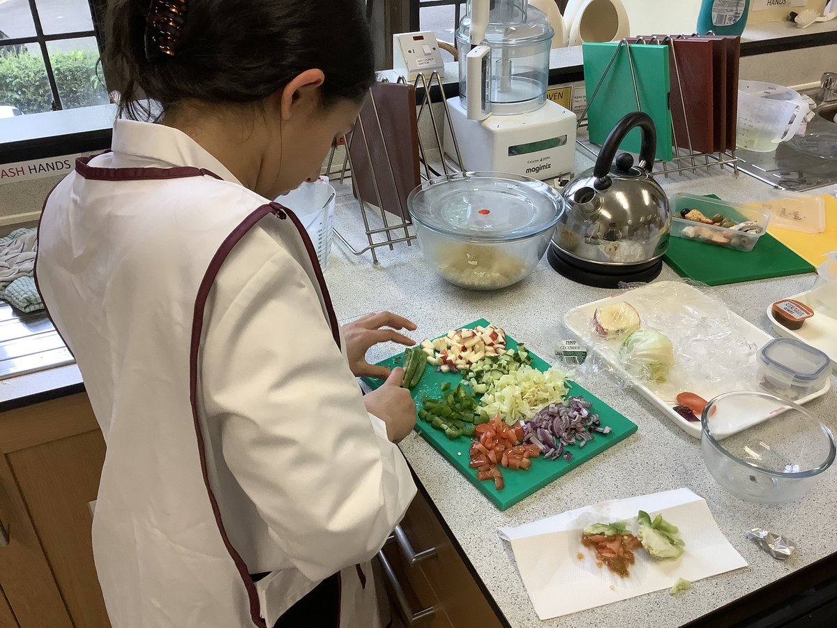 BSGDDesignTech's tweet photo. 7D - look how far you have come! Fantastic knife skills for cous cous salad #foodandnutrition https://t.co/stVrz3wNyq