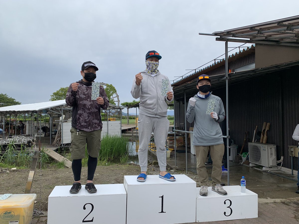AT_38_LIFE's tweet photo. セブンパームストーナメント第2戦‼️
優勝しました‼️
たーちゃんは惜しくも8位😭
伊庭内湖とトーナメントに出会って2年弱、ようやく優勝出来ました☺️
今日は余韻に浸ったせいで仕事に手がつきませんでした笑 https://t.co/egeYCE9vJh