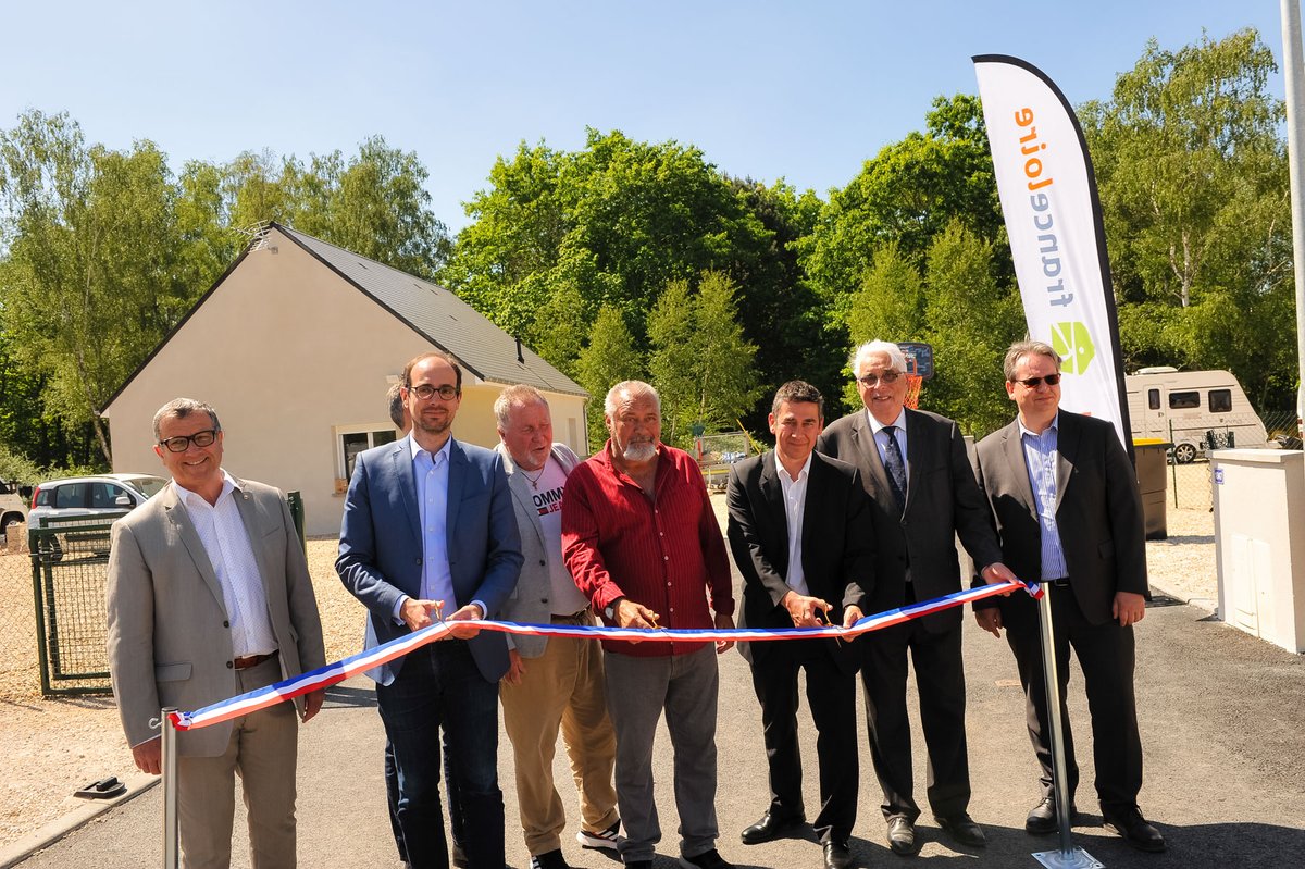 VilledOrleans's tweet photo. [HABITAT] 🆕🏠
À #Olivet, 5 nouvelles maisons locatives ont été érigées afin d’accueillir et d’accompagner les gens du voyage dans leur démarche de sédentarisation. cc @FranceLoire @villeOlivet 

🌐 : https://t.co/4g4DeN7SW9 https://t.co/WE0UeVPfCY