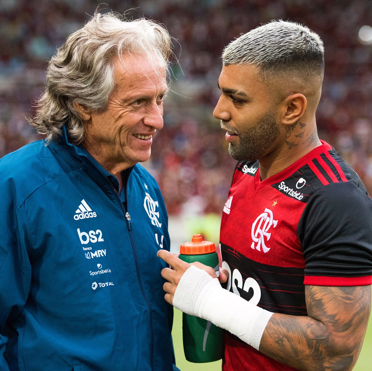 Torcida do <a href="/Flamengo/">Flamengo</a> prepara tuitaço para 19h30, usando a Hashtag #MisternoFlamengo

A #VoltaJJ já está no assunto do momento. Você apoia a volta do Jesus? 

📷 <a href="/delmirojunior/">Delmiro Junior</a>