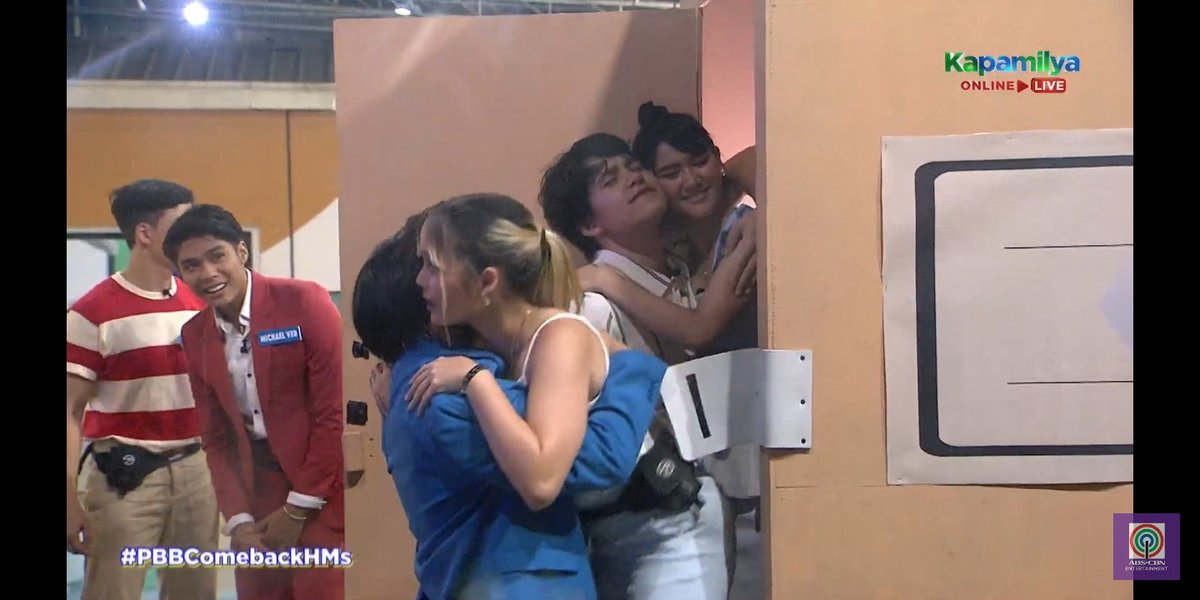 trichannisshi's tweet photo. robxine's version of "three pics, one word" for todays video β‘
#RobXine
#RobBlackburn | #MaxineTrinidad
#PBBCombackHMs https://t.co/eVudpPcSYj