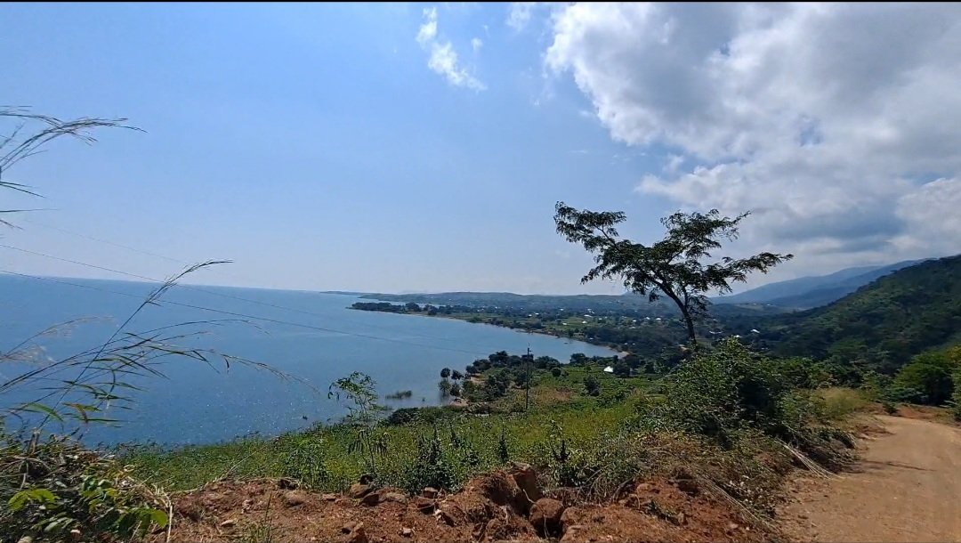 ItsMe_Jabeer's tweet photo. Caption: Lake Nyasa
#ExploringTanzania https://t.co/mCPlnutiz4