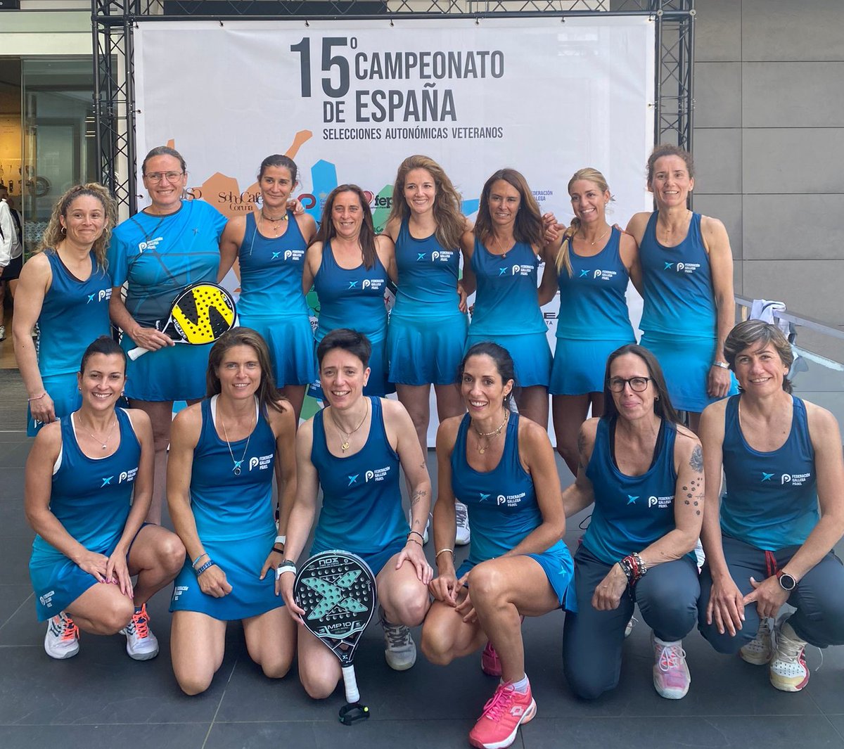 fgpadel's tweet photo. 🔚Finalizado el XV Campeonato de España de Selecciones Autonómicas de Veteranos el equipo femenino se mantiene otro año más en 1ª categoría al acabar en 6ª posición mientras que el equipo masculino logró el ascenso a 1ª categoría después de terminar subcampeones.

Enhorabuena👏 https://t.co/PyYakiWLtR