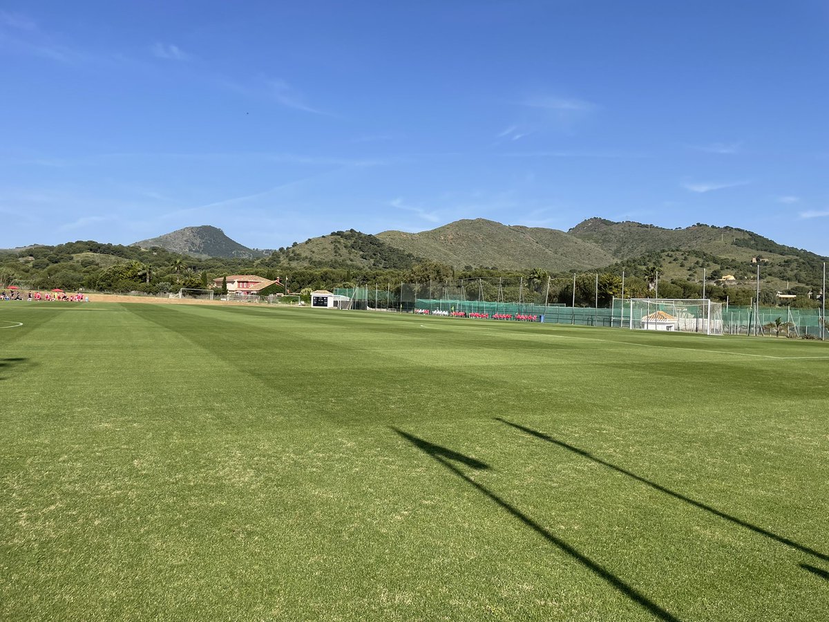 Squizz17's tweet photo. Beautiful day to kick off the @serveandprotect @ESFL20 European Tournament and on a perfect pitch 👌🏻☀️🇪🇸⚽️ https://t.co/LXyK8IXr56