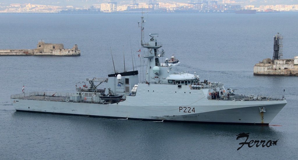 WarshipCam's tweet photo. HMS Trent (P224) River-class offshore patrol vessel coming into Gibraltar - May 16, 2022 #hmstrent #p224
* photo courtesy of @Gibdan1 https://t.co/iSJnapsJoB