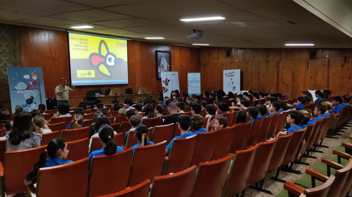 GVAparcs's tweet photo. 💚Toma de contacto con el Colegio Inmaculada Jesuitas de Alicante @JesuitaAlicante para continuar el proyecto educativo conjunto con #PNSalinesSantaPola
📆🙂En unas semanas regresarán para colaborar en actuaciones de conservación en el Parque Natural👏👏👏 https://t.co/UH0NsXQBkb