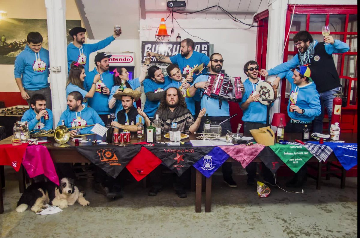 Irun_informa's tweet photo. 🌟@malarodriguez, @MacacoMusic, @varrybrava  y @burrunbaelektro tocarán en Urdanibia durante las fiestas de San Pedro y San Marcial 2022.

🌟@malarodriguez, @MacacoMusic, @varrybrava eta @burrunbaelektro musikariek joko dute Urdanibia plazan 2022ko Sanmartzialetan.

🔴⚫️⚪️ #Irun https://t.co/83qv28YG3E