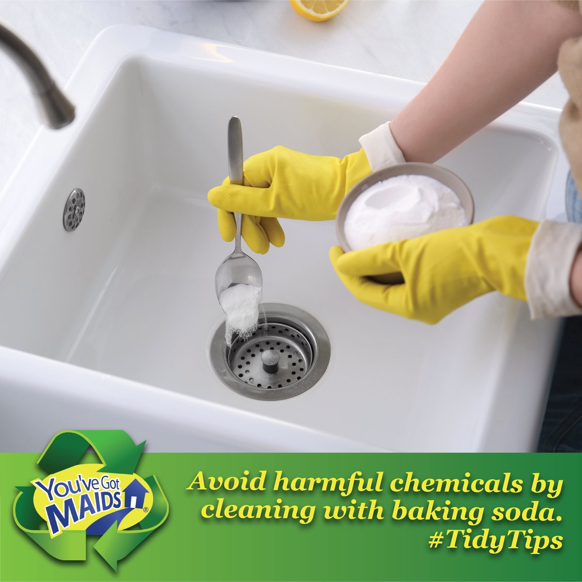 YouveGotMAIDS's tweet image. Did you know that simple baking soda makes a great cleaner? Unlike regular cleaners that can contain harmful chemicals, baking soda is environmentally friendly and tough on stains. #TidyTips