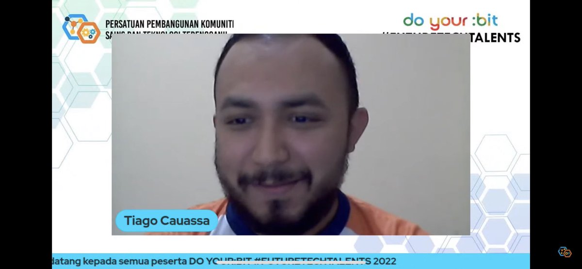 ruzlaini's tweet photo. Thanks so much @wariscandra and @tiagocauassa supporting our event as the keynote speaker for do your:bit for #FUTURETECHTALENTS😍😍 

#microbitchampion https://t.co/dJQcL2B1Fn