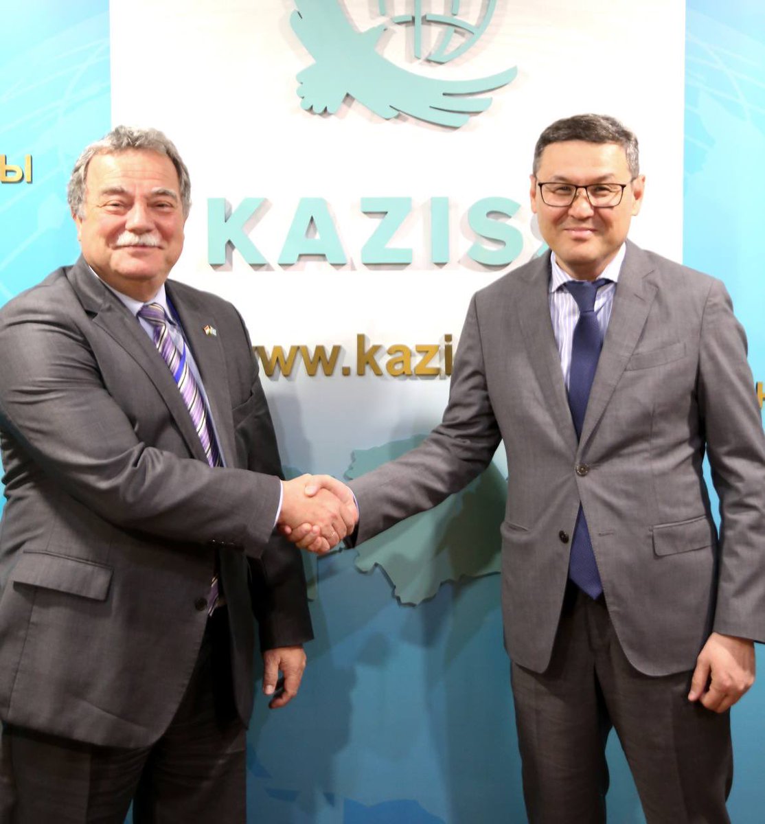 Met with Hungarian Ambassador in Kazakhstan Otto Ivan Rona. We came to the conclusion that there is a need to strengthen partnerships between analytical centers of Kazakhstan and Hungary, the experience of regional cooperation of the Visegrad Group is important for us.