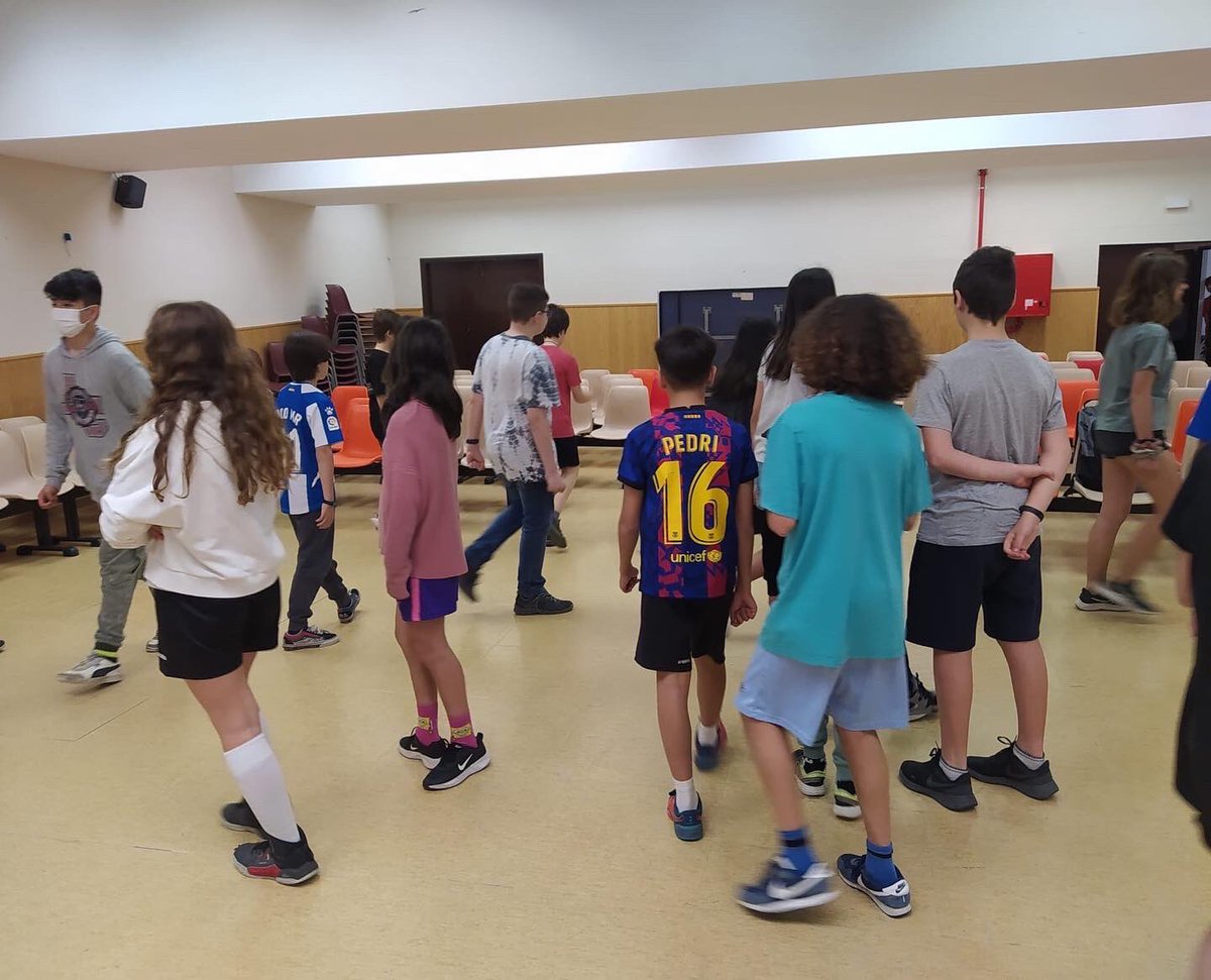 Les noies i els nois de 6è vam rebre la visita de l'actriu Rosa Gàmiz per acompanyar-nos en el nostre projecte de teatre. Va ser una gran oportunitat i una experiència única! 🎭

#ensagradaelteatre #escolacompetent #intensament #viladegràcia