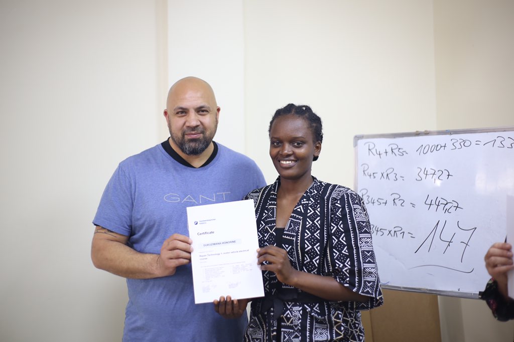 aebtpRwanda's tweet photo. On Friday 13th May 2022
#WECALCULATE, The Training on “COST CALCULATION” that was taking place for 2 weeks was officially completed and Companies’ engineers(Trainees) were given the Certificates. https://t.co/n5XGRjVobA
