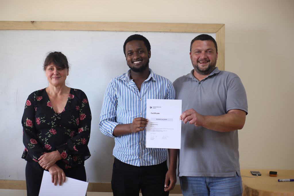 aebtpRwanda's tweet photo. On Friday 13th May 2022
#WECALCULATE, The Training on “COST CALCULATION” that was taking place for 2 weeks was officially completed and Companies’ engineers(Trainees) were given the Certificates. https://t.co/n5XGRjVobA