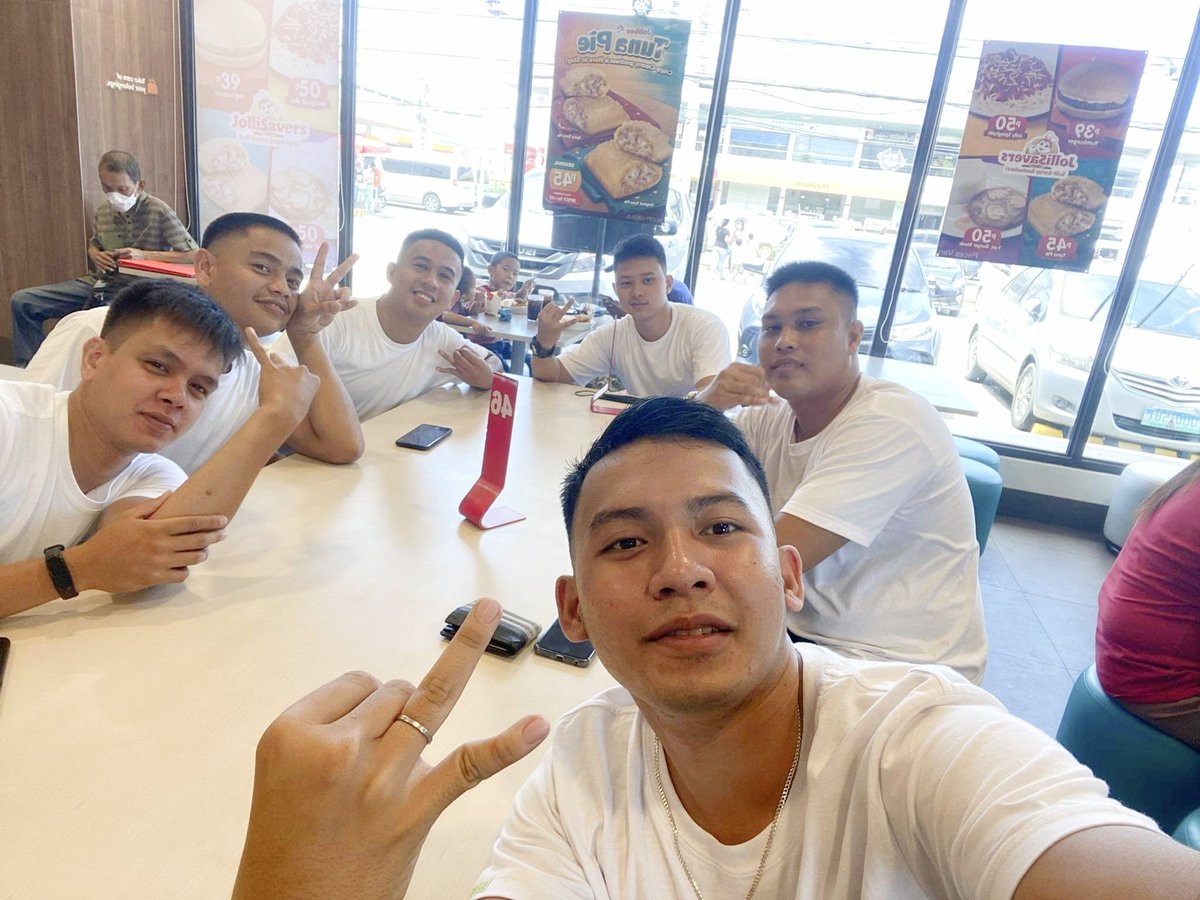 doubleerrr's tweet photo. Buylo ta haha mase masehon ra ba ta didto 🤣 https://t.co/ngUrhTt1Mi