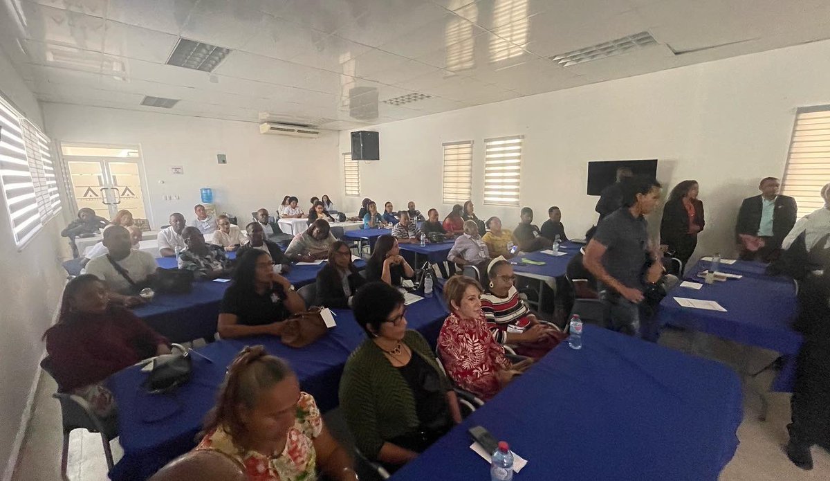 PanamSports's tweet photo. Con mucho éxito se realizó el Seminario Equidad de Género organizado por la Comisión Mujer y Deporte de @COLIMDO 

Estuvieron el Pdte de Panam Sports Neven Ilic, autoridades del deporte dominicano y los medallistas olímpicos @crismerysantana87kg y @zacariasbonat 

Felicitaciones! https://t.co/ltnalx8XTn