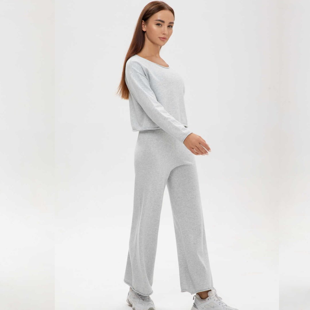 BellemereY's tweet photo. Chill out in style with this cozy and chic grey loungewear set β¨
Soft, natural and sustainable π€
#bellemere #CottonCashmere #CashmereLoungewear #ChillinginStyle #cashmereset #SpringCollection #SpringCashmere #fashionable #moda #decency https://t.co/7V3pThbmen