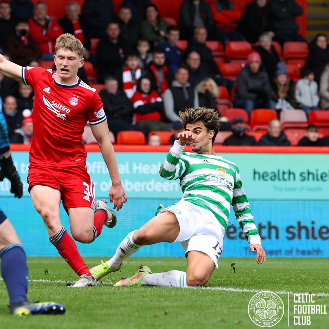 CelticView's tweet photo. 🍀𝘿𝙀𝙁𝙄𝙉𝙄𝙉𝙂 𝙈𝙊𝙈𝙀𝙉𝙏🍀

🤔If you had to pick one game from the title-winning campaign as being the standout moment, what would it be and why?

👇Comment below and tell us your stories. https://t.co/uC38jFhb24