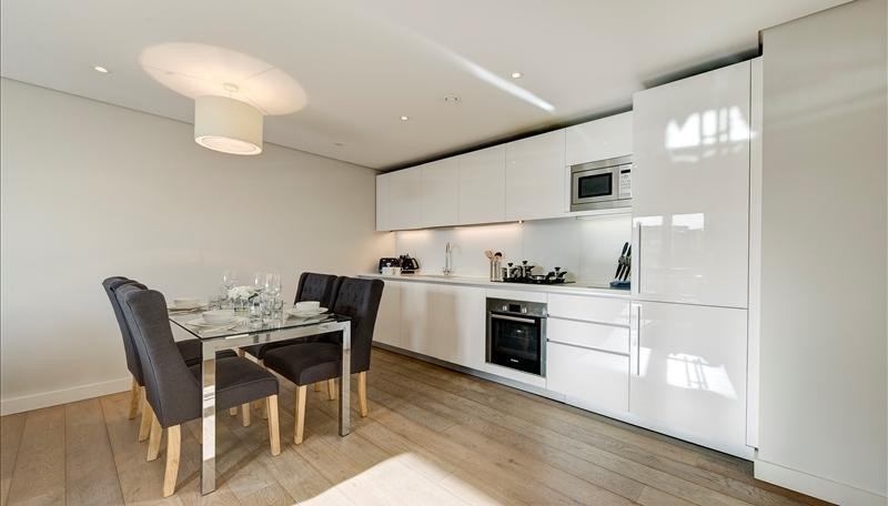 PropertyExperts's tweet photo. The apartment is situated within this  prestigious building which features concierge service, lift service and secure underground parking. The spacious and bright apartment comprises a beautiful reception room with a new and modern fitted open plan kitchen, three large bedrooms. https://t.co/V71ToYeyie