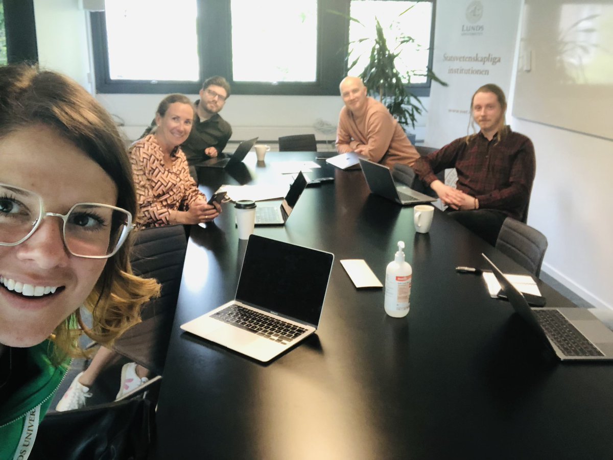 We just had our #CoCoJournal team meeting🌻 with @AnnikaBjorkdahl @tjsvensson @MattMignot @sindreviksand @MartinHallIR & @priscyll_ ! Exciting articles coming!!

@pol_LU #AcademicTwitter